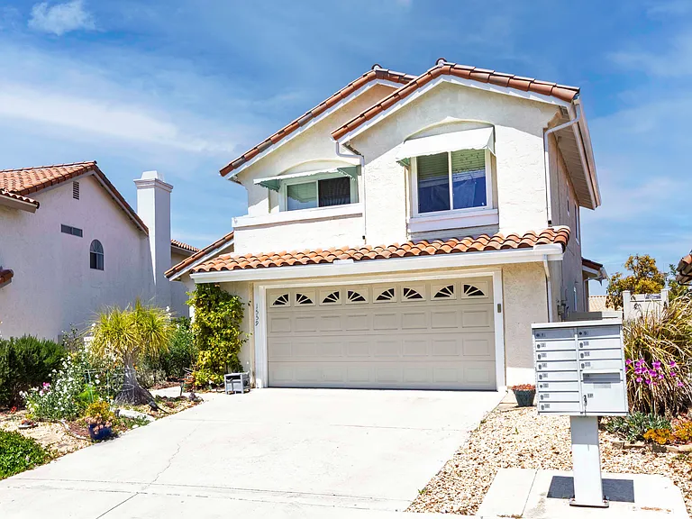 1559 Madrid Dr — Photo 2
