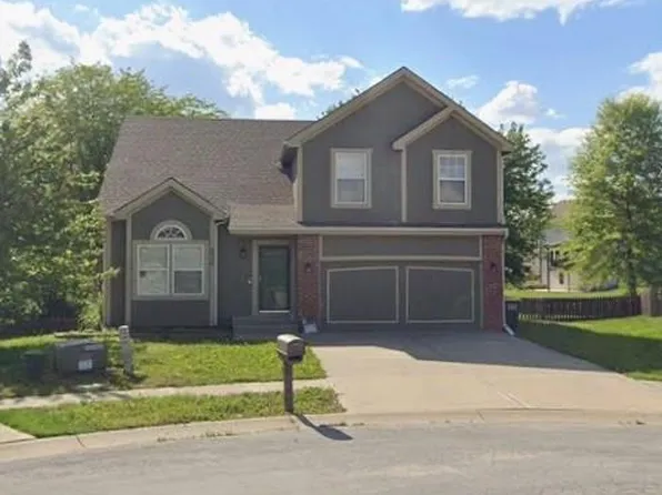 802 N Cypress Cir, Kearney, MO 64060