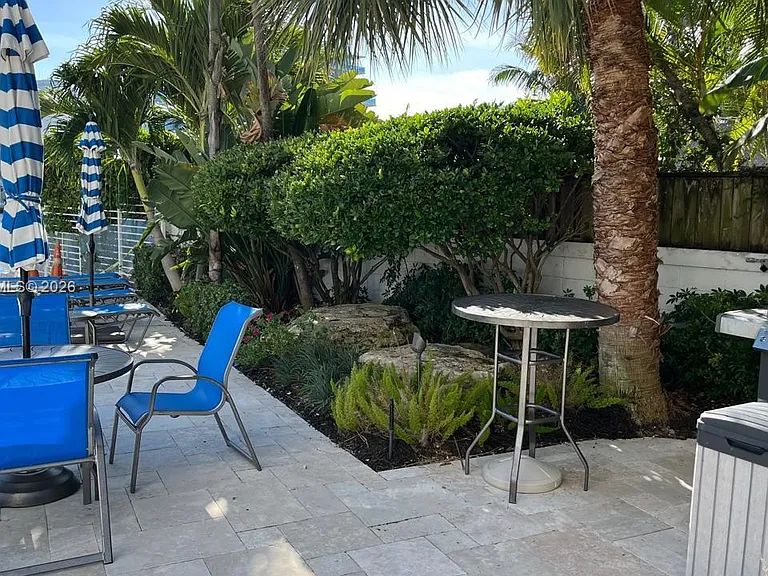 888 Intracoastal Dr #6E — Photo 2