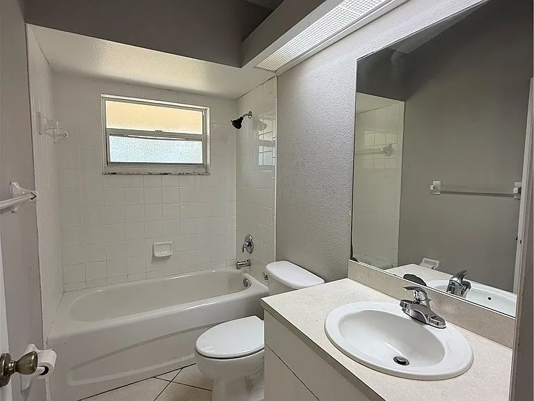 3307 SW 1st Ave — Photo 7