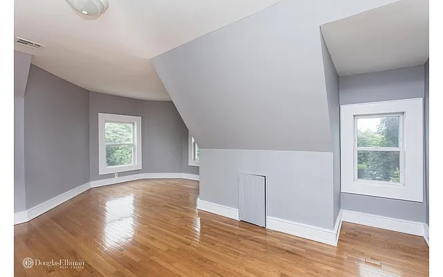 Rented by Douglas Elliman | media 19