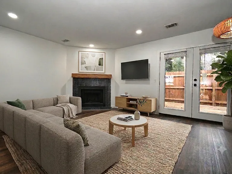 1606 Queen Anne Ct — Photo 9