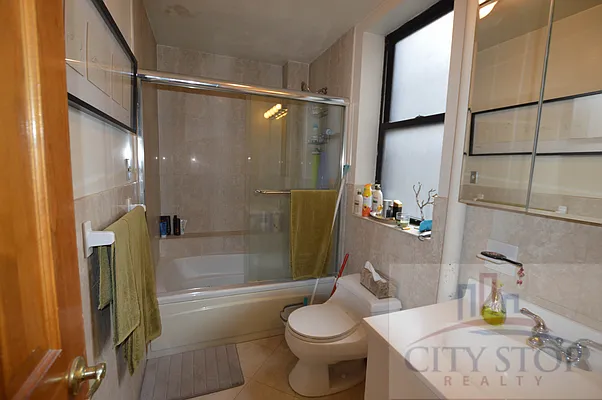 Rented by City Stop Realty | media 18