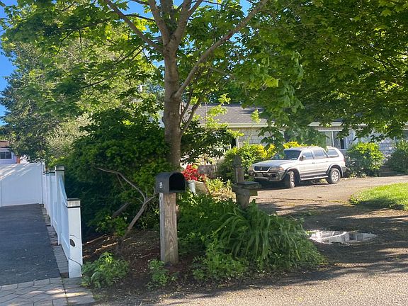 3rd image of 54 Sherwood Dr