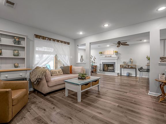 5th image of 500 Laketower Dr Unit 25