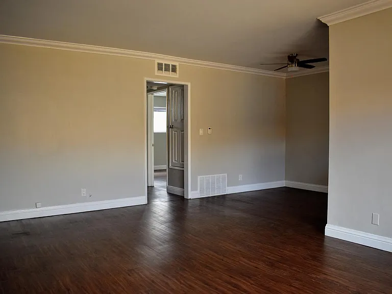 1349 N Detroit Street Apartments — Photo 12