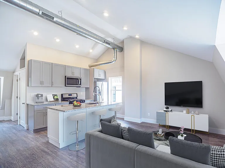 207 Ford St #2 — Photo 1
