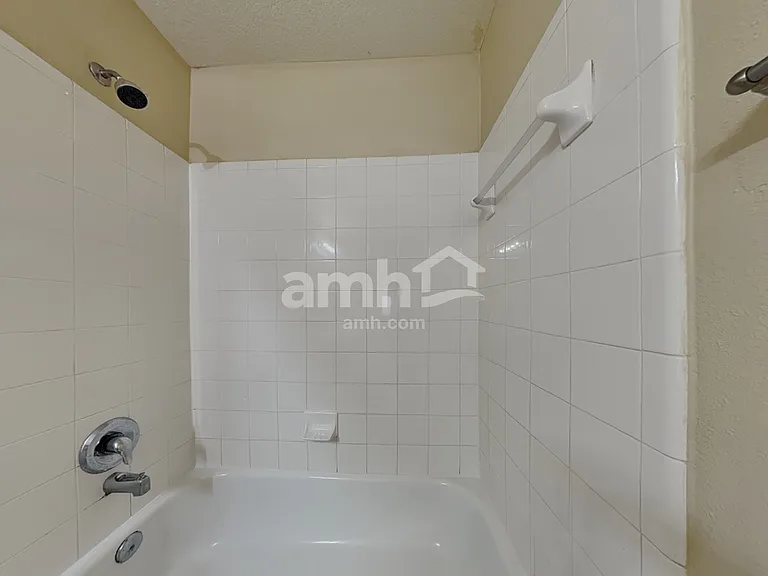 5602 Darby Square Trl — Photo 18