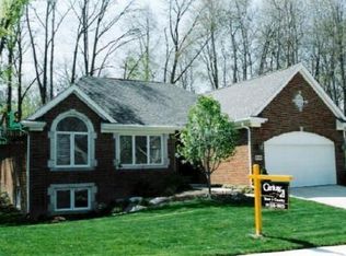 540 Bloomer Rd, Rochester, MI 48307