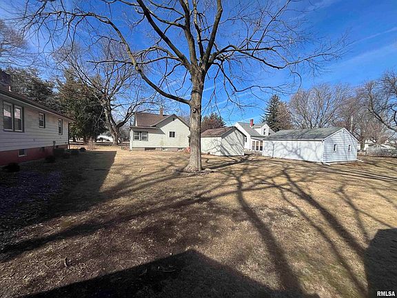 4th image of 609 N 10th St