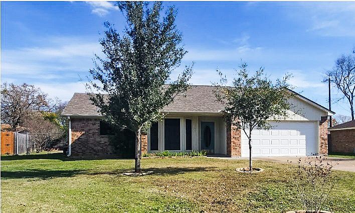 1st image of 3904 Windwood Cir
