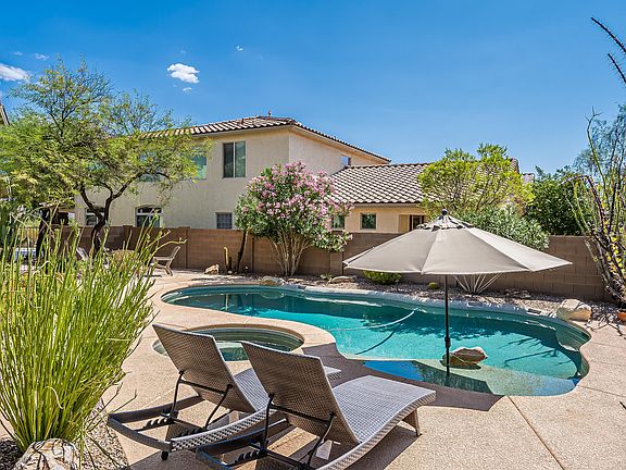 3rd image of 916 W Cork Oak Pl