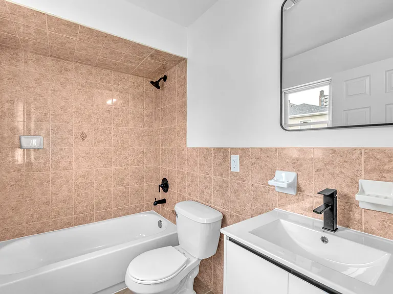 15-17 Wharton St #3 — Photo 13