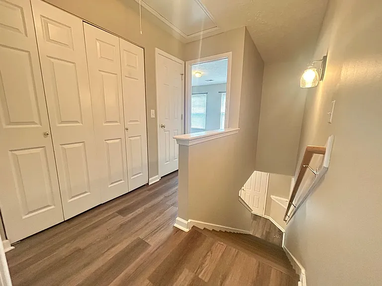 209 Shadow Glen Dr — Photo 19