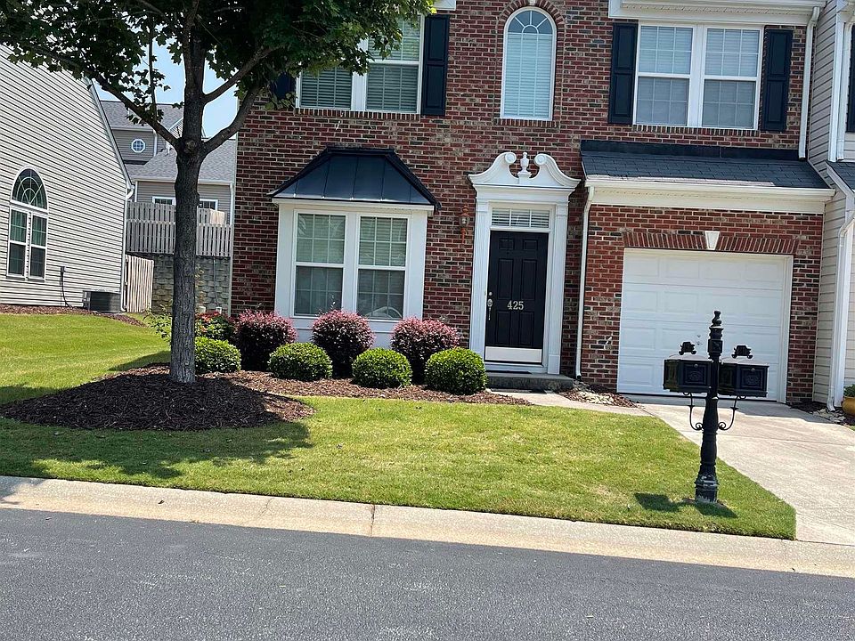 1st image of 425 Cedar Pines Dr
