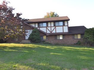 1732 Valley Rd, Seven Valleys, PA 17360