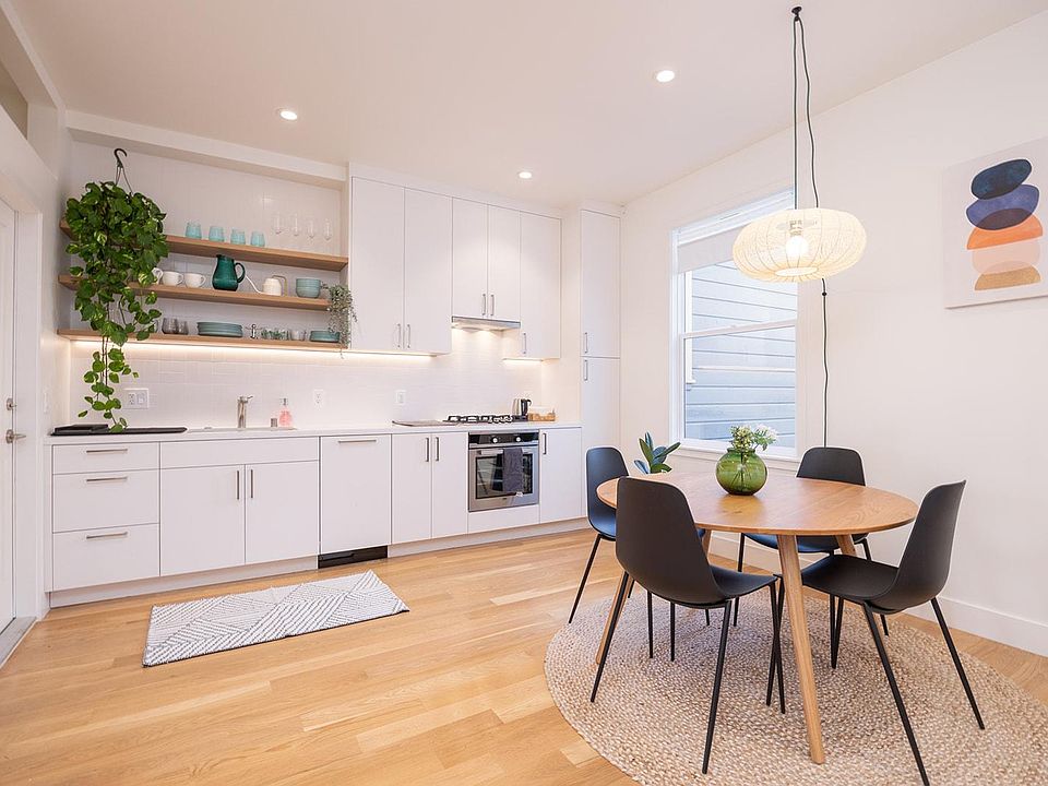 1st image of 116 Linda St #114
