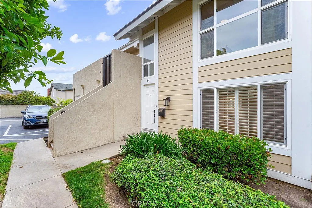 2 bed, 1078 sqft, $3,750 — Photo 2