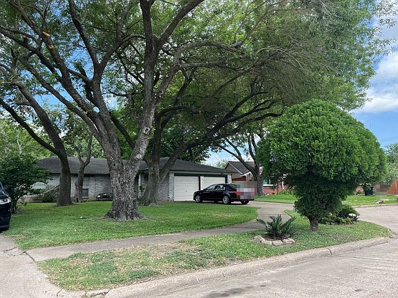 3rd image of 9510 Huntington Hill Dr