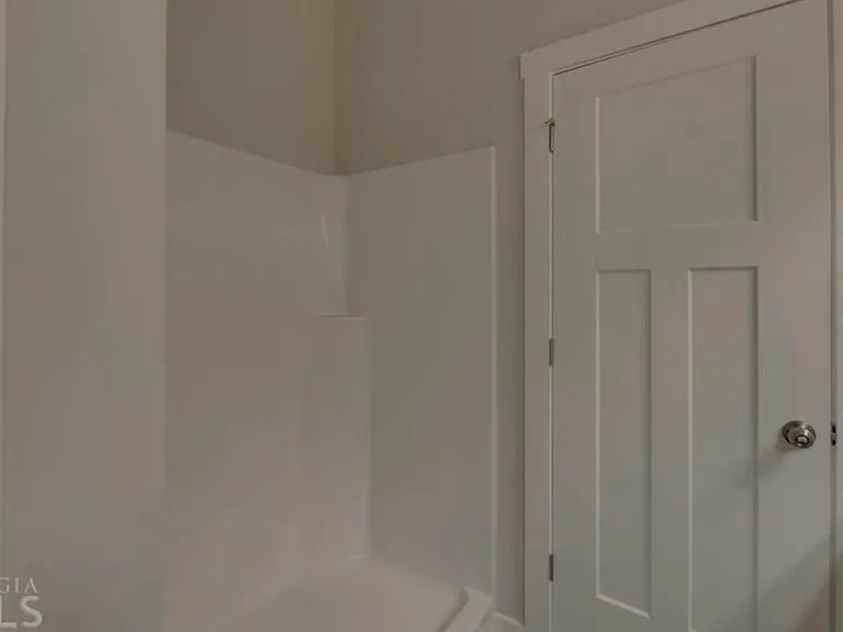 308 N Point Cir — Photo 16