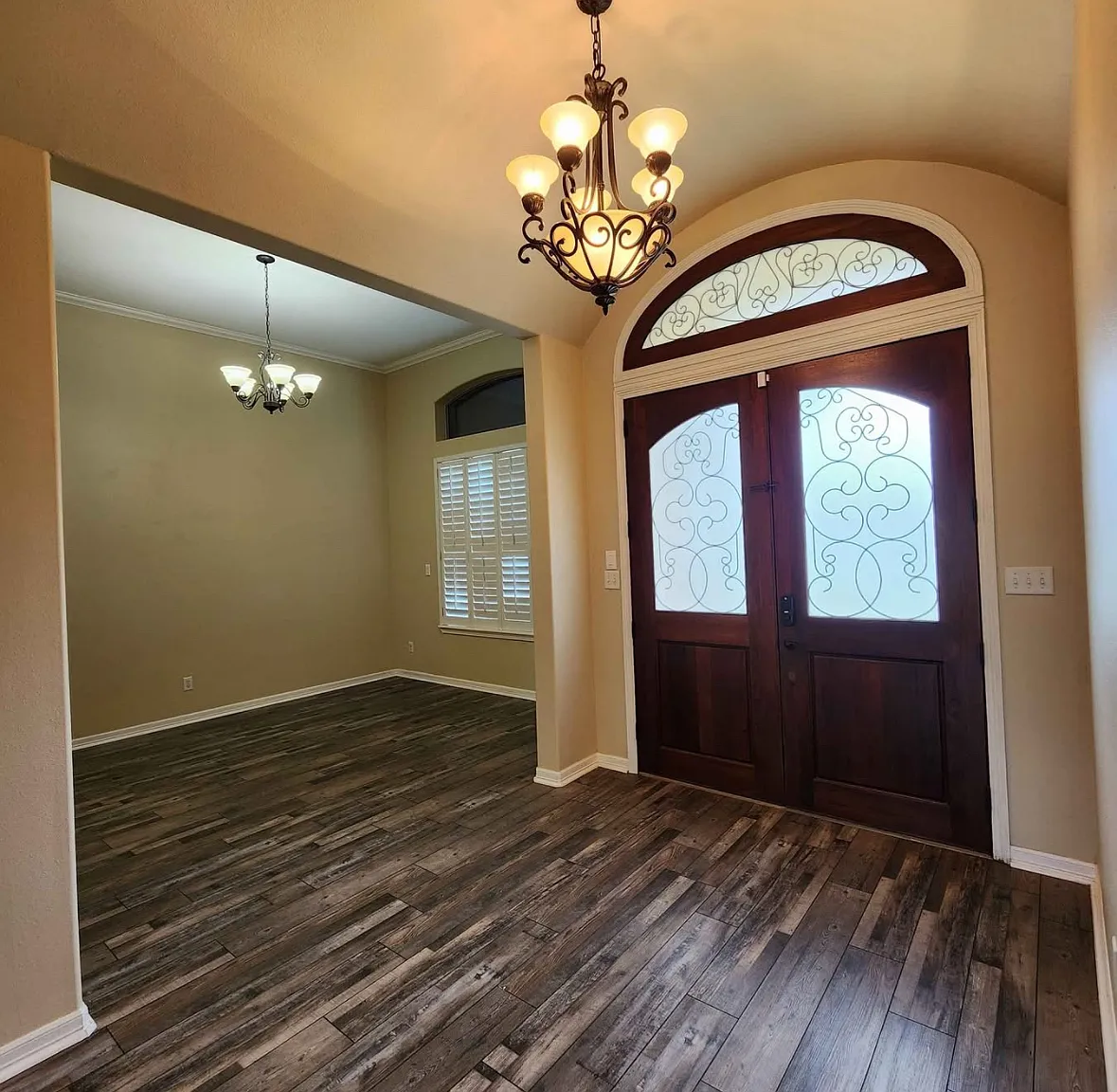 5 bed, 2.5 bath, 2950 sqft, $3,800 — Photo 3