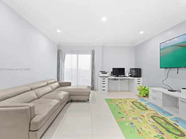 440 E 23rd St APT 1310, Hialeah, FL 33013