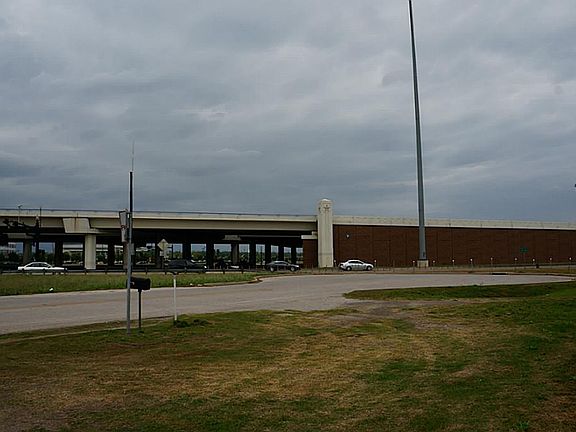 5th image of 20113 Southwest Fwy