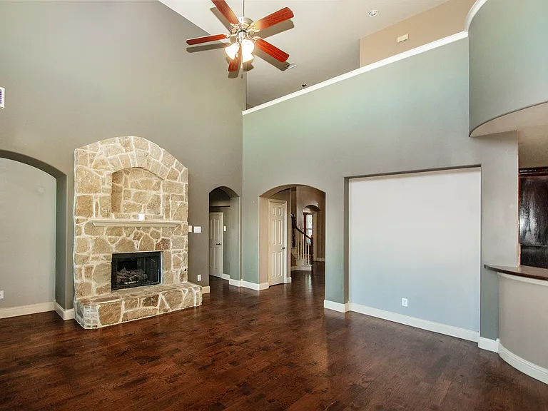 903 Fieldstone Dr — Photo 5