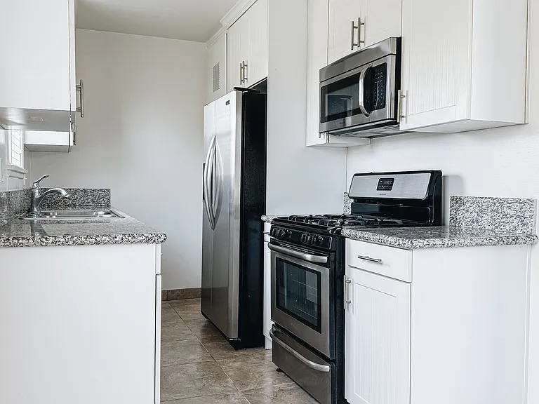 17915 Crenshaw Blvd #4 — Photo 3