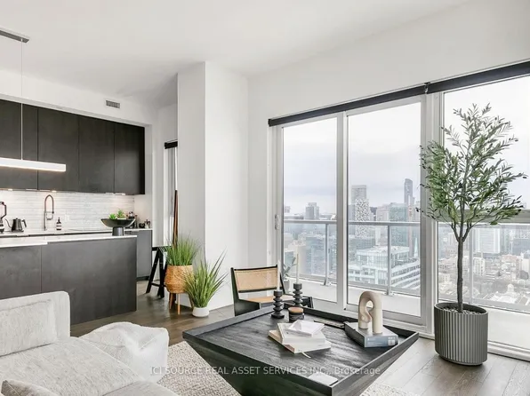 15 Lower Jarvis St #4005, Toronto, ON M5E 0C4