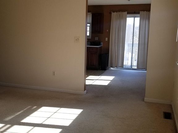 2nd image of 512 Worthington Dr APT 12