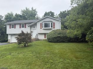 4 Beardslee Hill Dr, Franklin Boro, NJ 07416