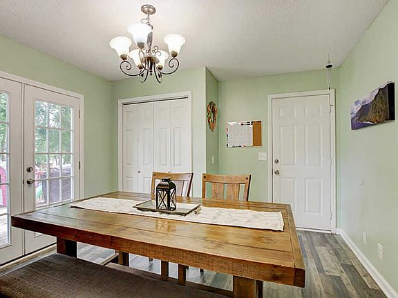 3rd image of 108 Deepwood Ct