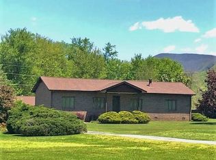 1720 River Rd, Big Stone Gap, VA 24219