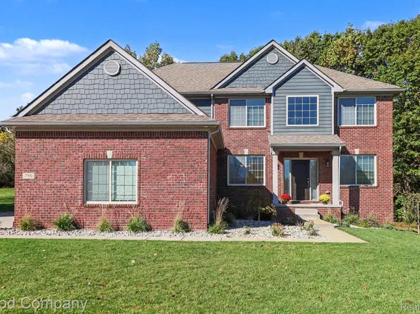 790 Heather Ct, Oxford, MI 48371