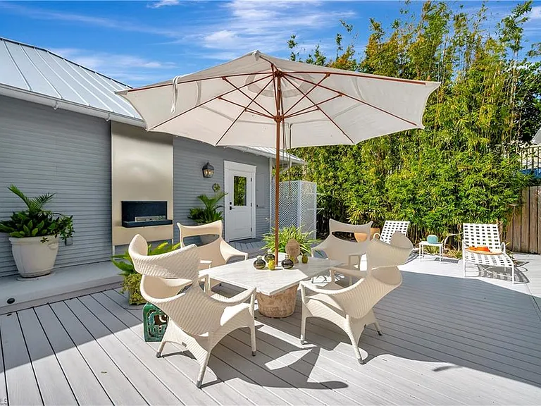 1375 Gordon Dr — Photo 24