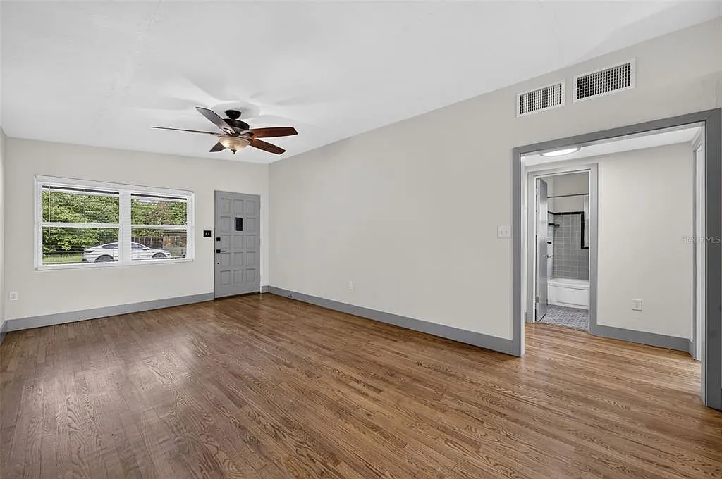 2 bed, 1.0 bath, 888 sqft, $2,150 — Photo 4