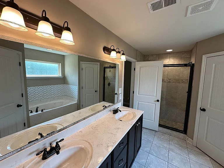8053 Switzer Dr — Photo 17