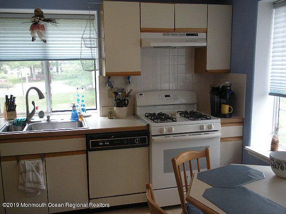 5th image of 1175B Thornbury Ln