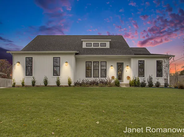 4332 Burton St SE, Kentwood, MI 49546