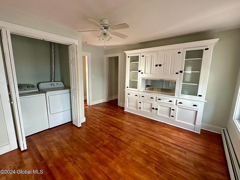 3rd image of 43 Brook Street