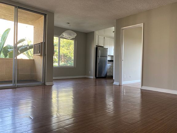 5th image of 1825 N Cherokee Ave APT 301