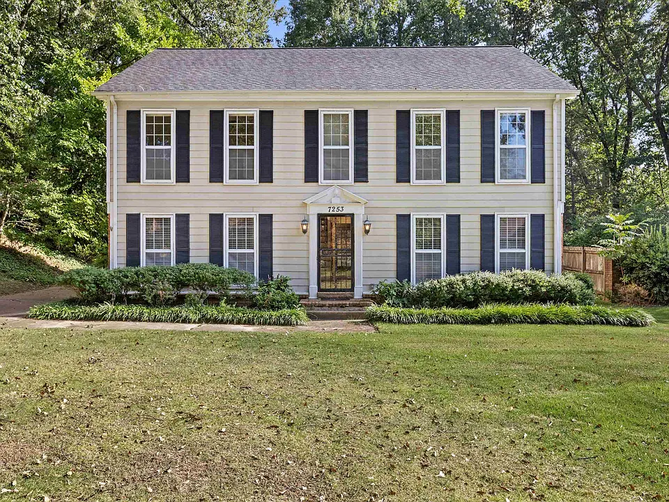 7253 Stamford Dr