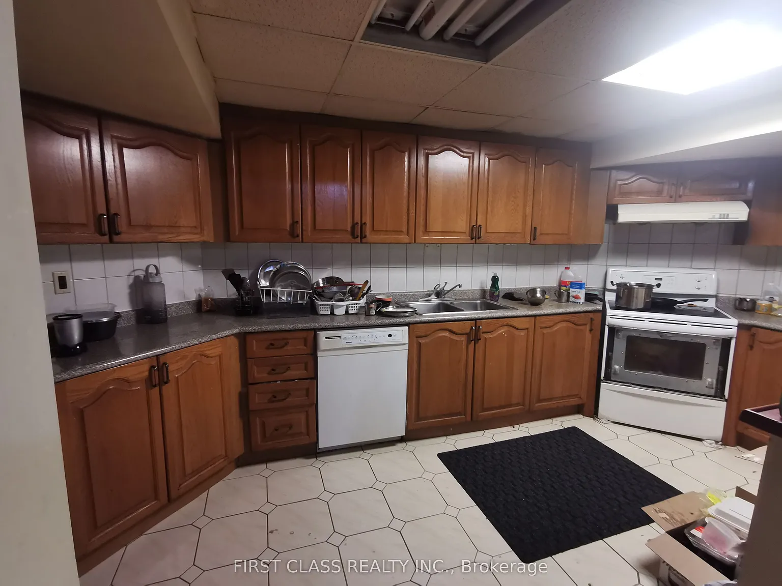 2 bed, $1,900 — Photo 2