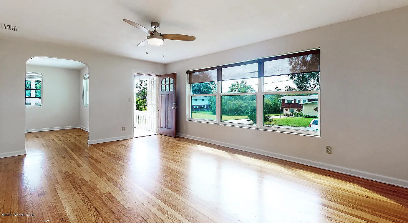 3 bed, 3.0 bath, 1700 sqft, $2,000 — Photo 4