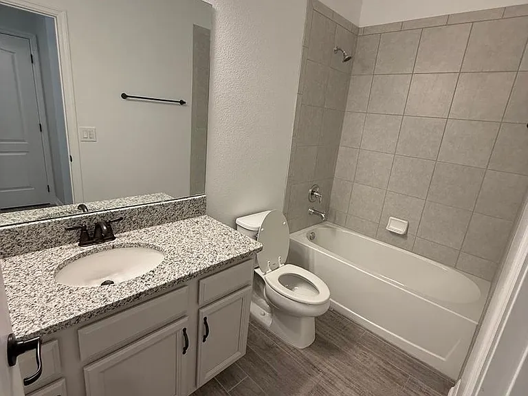8258 Bayliss Ct — Photo 6