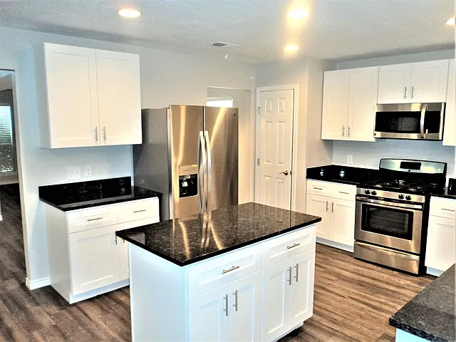 14006 Honey Bee Ct — Photo 2