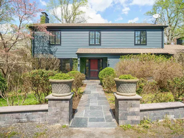 2220 Cornwall Rd, Charlottesville, VA 22901