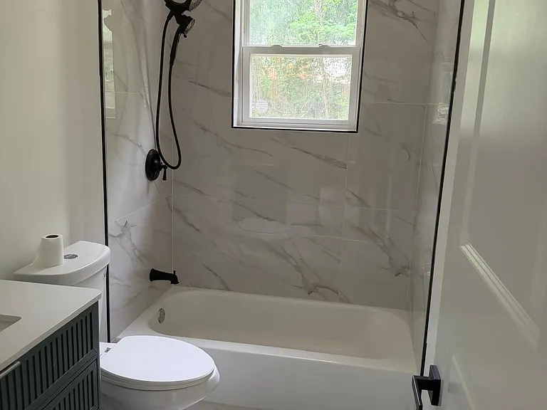 1355 Graymont Dr SW — Photo 3