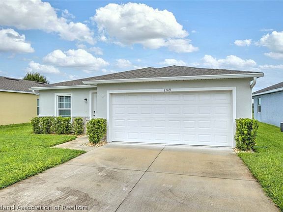3rd image of 1509 Stone Ridge Cir